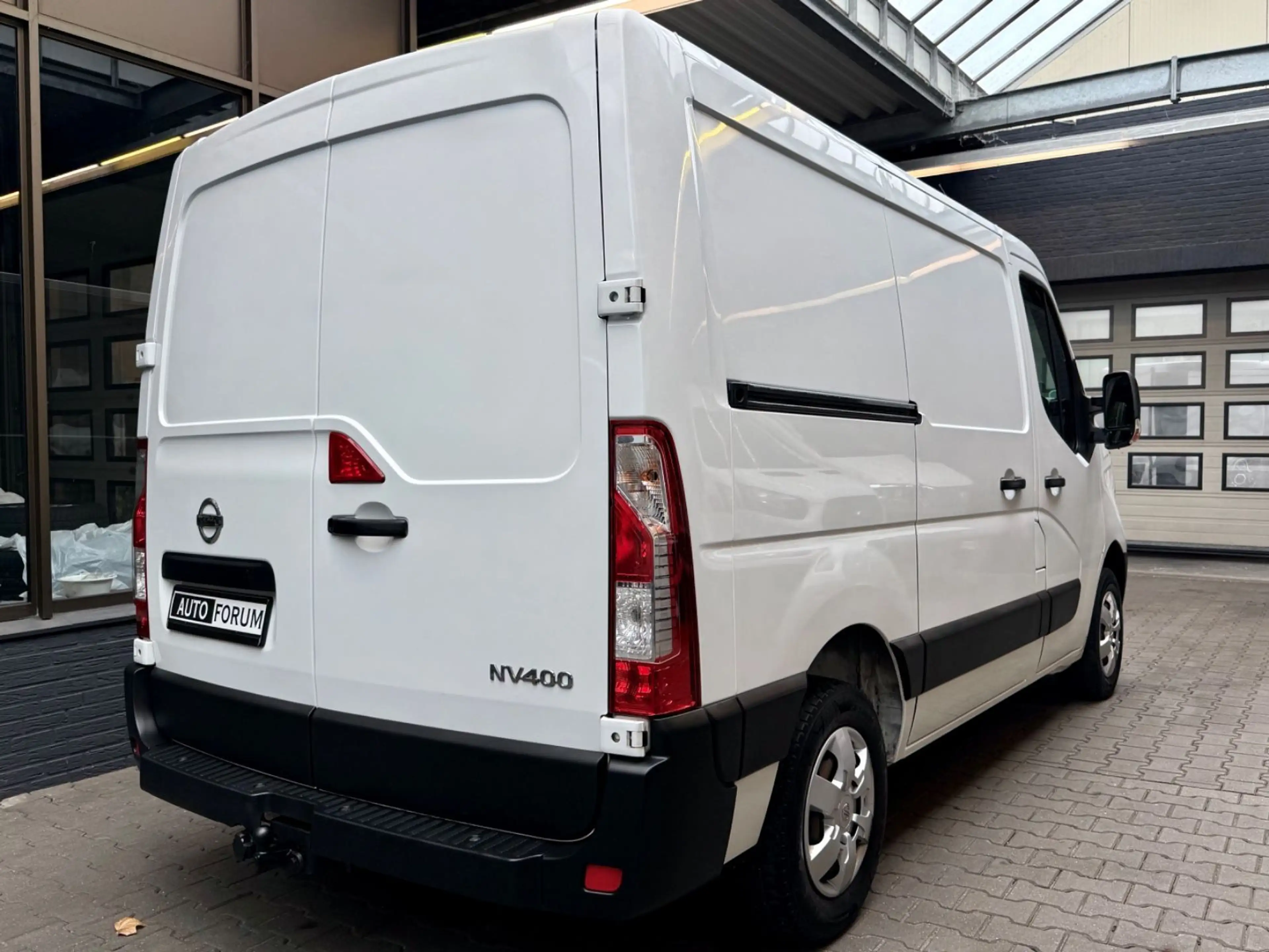 Nissan NV400 2.3 D L1H1 3,3t AHK KLIMA 3-SITZER USB — photo 8