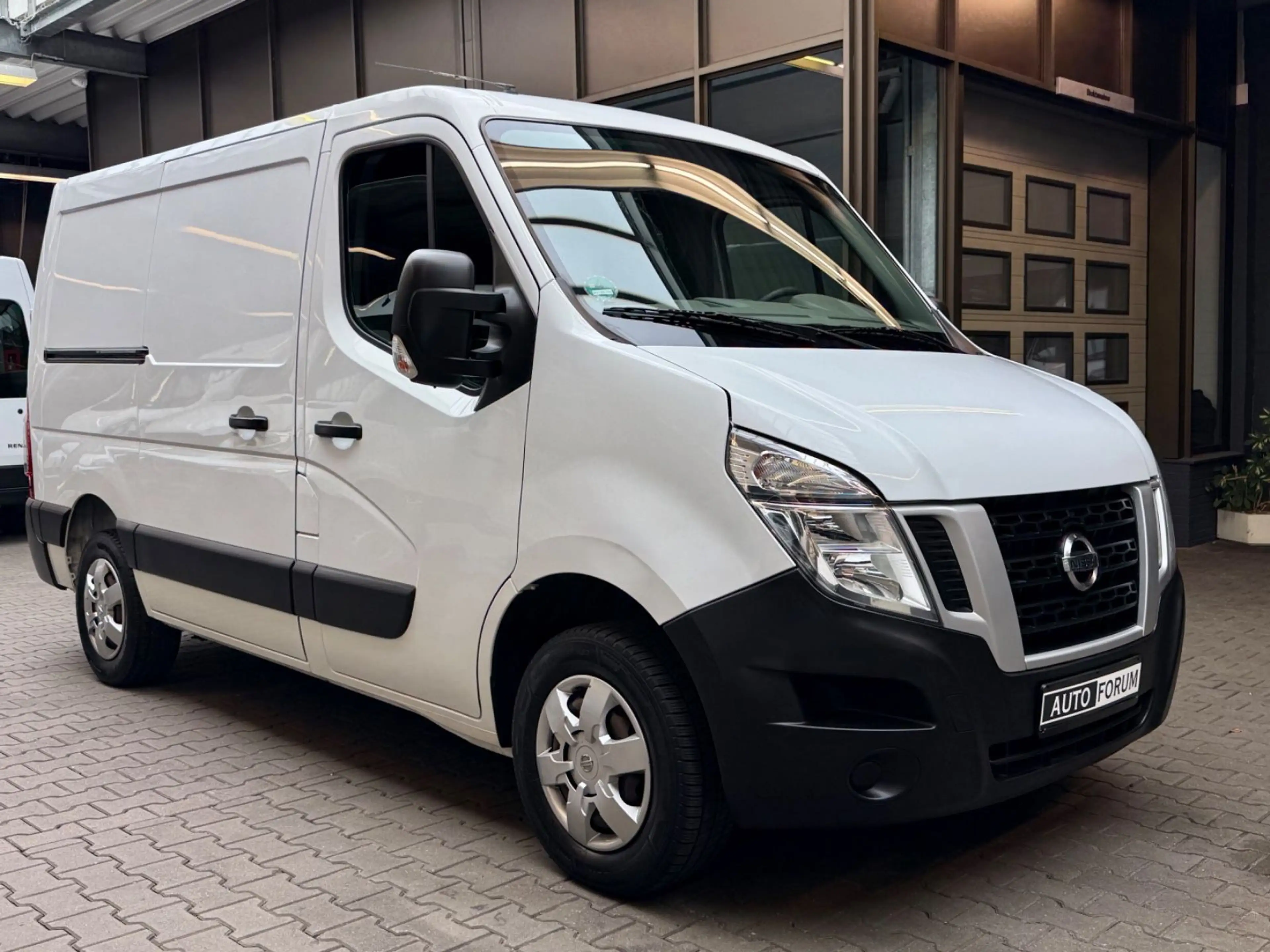 Nissan NV400 2.3 D L1H1 3,3t AHK KLIMA 3-SITZER USB — photo 11