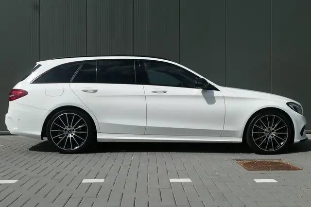 Mercedes-Benz C-Class view 15