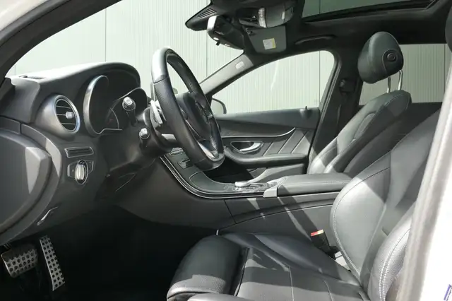 Mercedes-Benz C-Class view 3