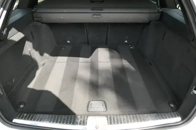 Mercedes-Benz C-Class view 28