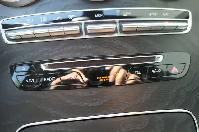 Mercedes-Benz C-Class view 21