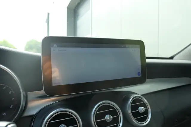 Mercedes-Benz C-Class view 9