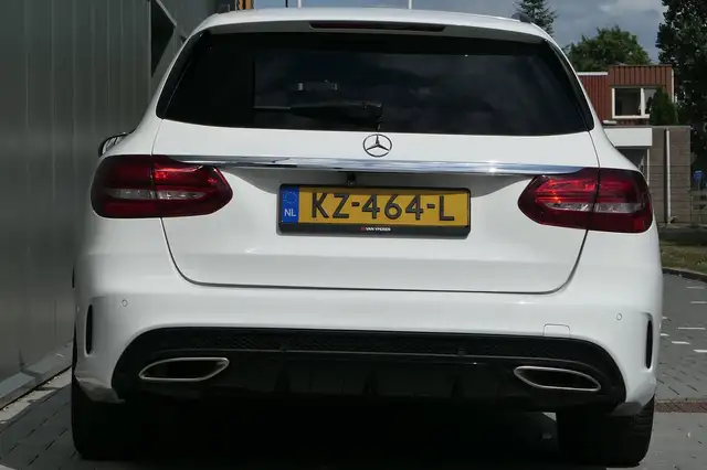 Mercedes-Benz C-Class view 25