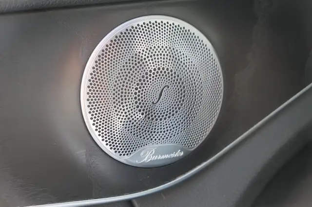 Mercedes-Benz C-Class view 5