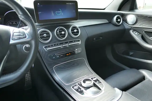 Mercedes-Benz C-Class view 8
