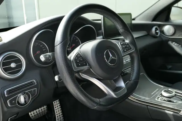 Mercedes-Benz C-Class view 4