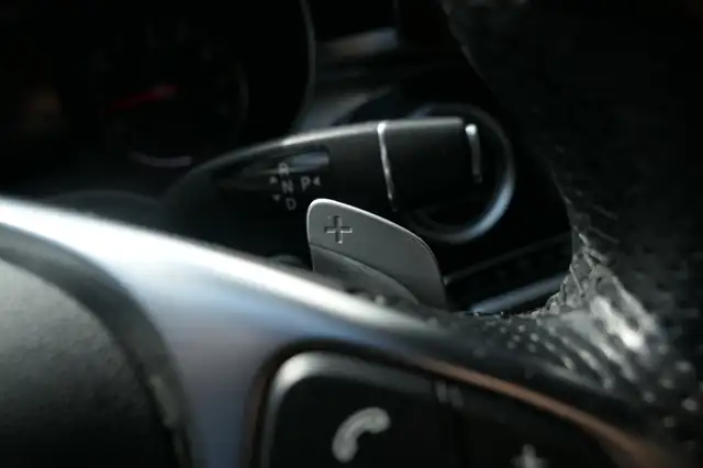 Mercedes-Benz C-Class view 18
