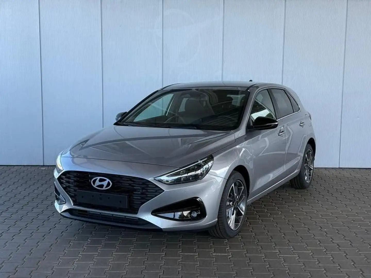 Hyundai i30 1.5T 5Tü- 48V Navi LED PDC v+h Shzg Temp Alu - 1