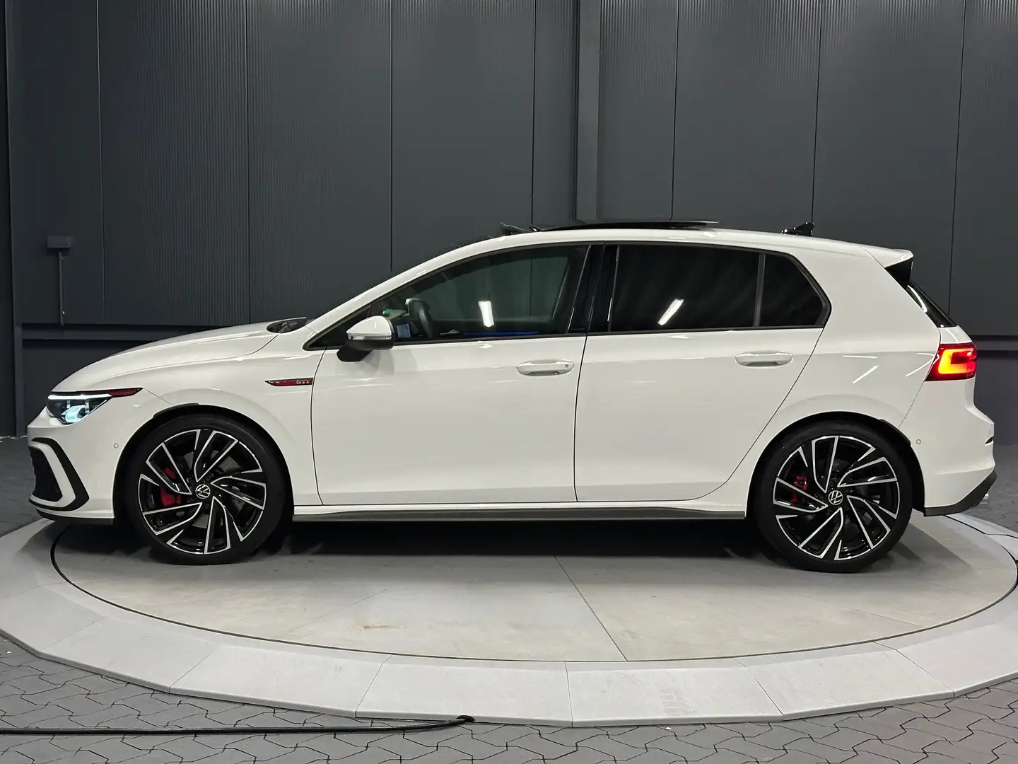 Volkswagen Golf GTI *19Zoll*PANORAMA*HeadUp*DCC*KAMERA*Harman/Kardon* Biały - 2