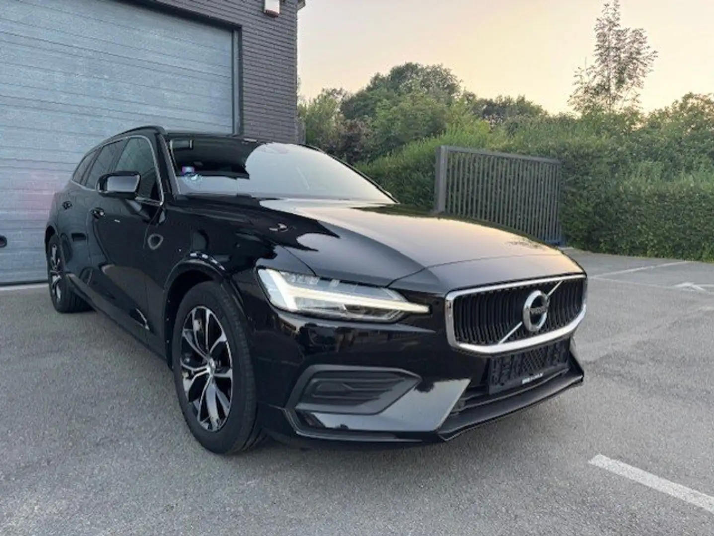 Volvo V60 V60 B4 B Geartronic  Trekhaak Pdc Adap.Cruise Zwart - 1