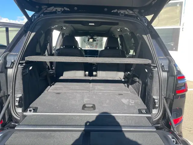 BMW X7 view 13
