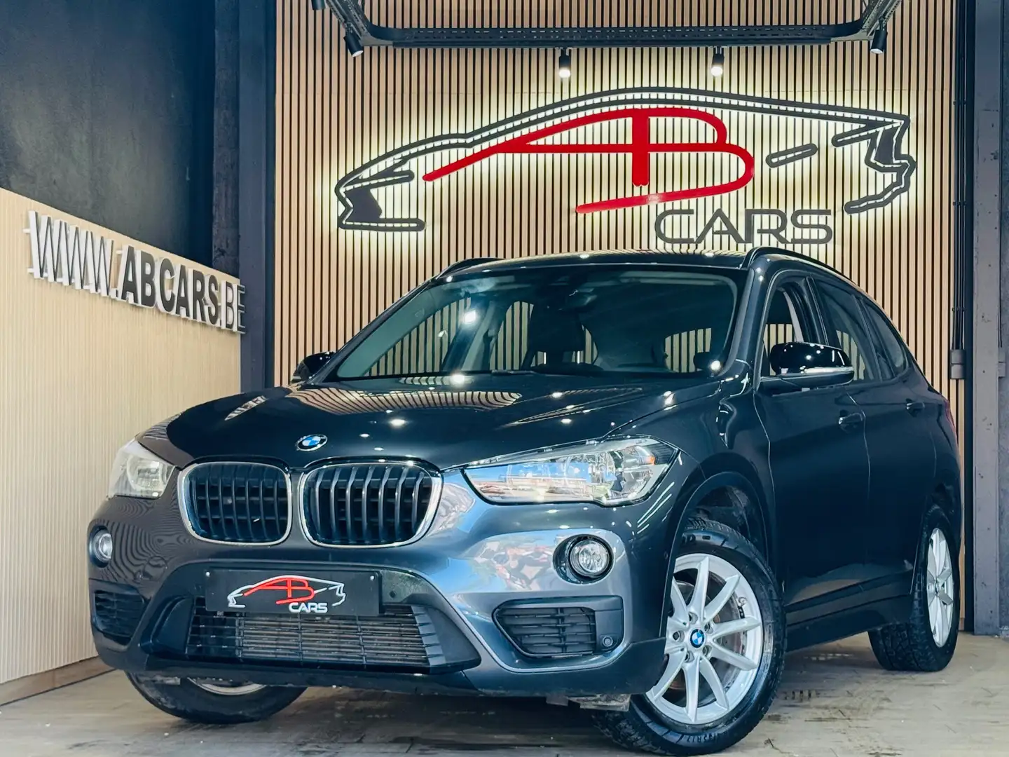 BMW X1 1.5 d sDrive16 * GARANTIE 12 MOIS * SPORT M INT * Gris - 1