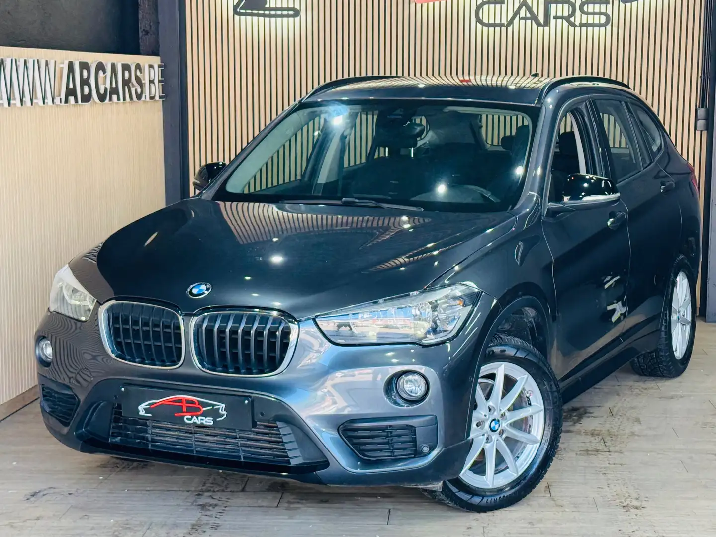 BMW X1 1.5 d sDrive16 * GARANTIE 12 MOIS * SPORT M INT * Gris - 2