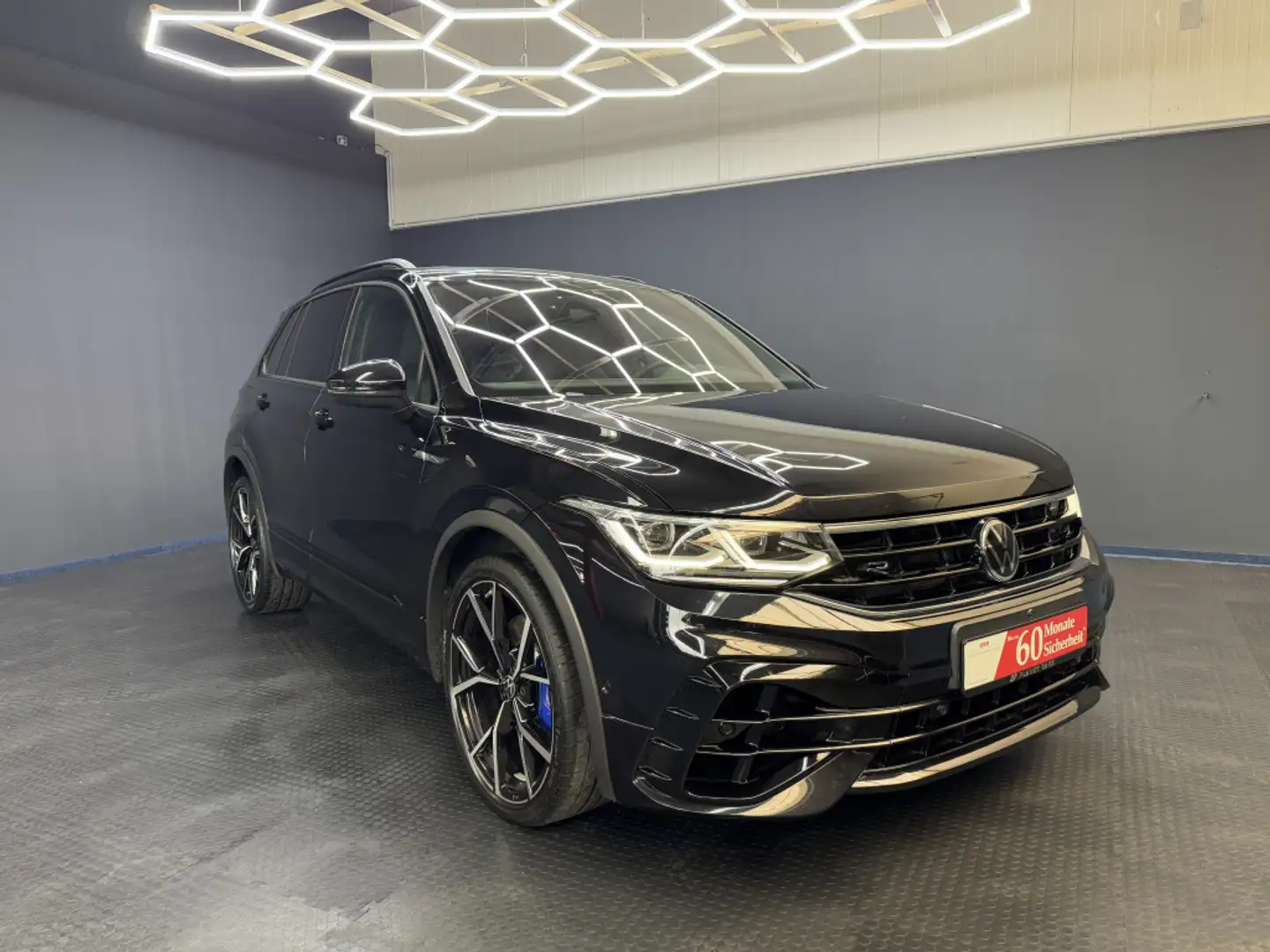Volkswagen Tiguan R 4Motion*1.Hand*3J.Garantie*VOLL*AKRA.* Schwarz - 1