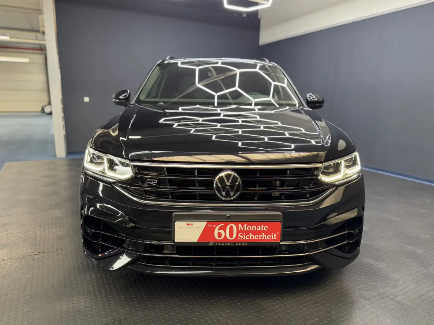 Volkswagen Tiguan R 4Motion*1.Hand*3J.Garantie*VOLL*AKRA.* Schwarz - 2