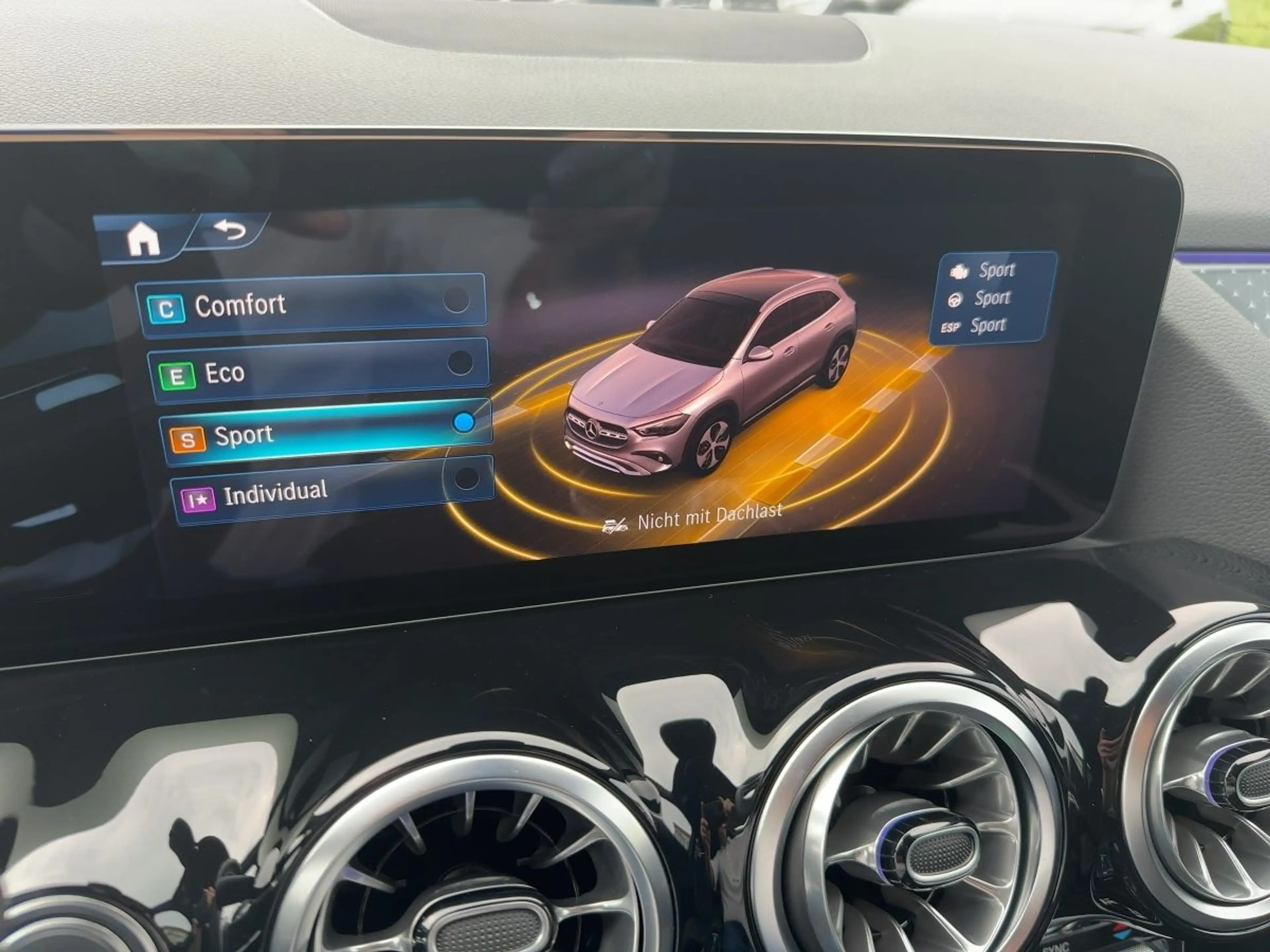 Mercedes-Benz GLA 180 Österreich-Edition AMG Line KeyGo PTS — photo 13