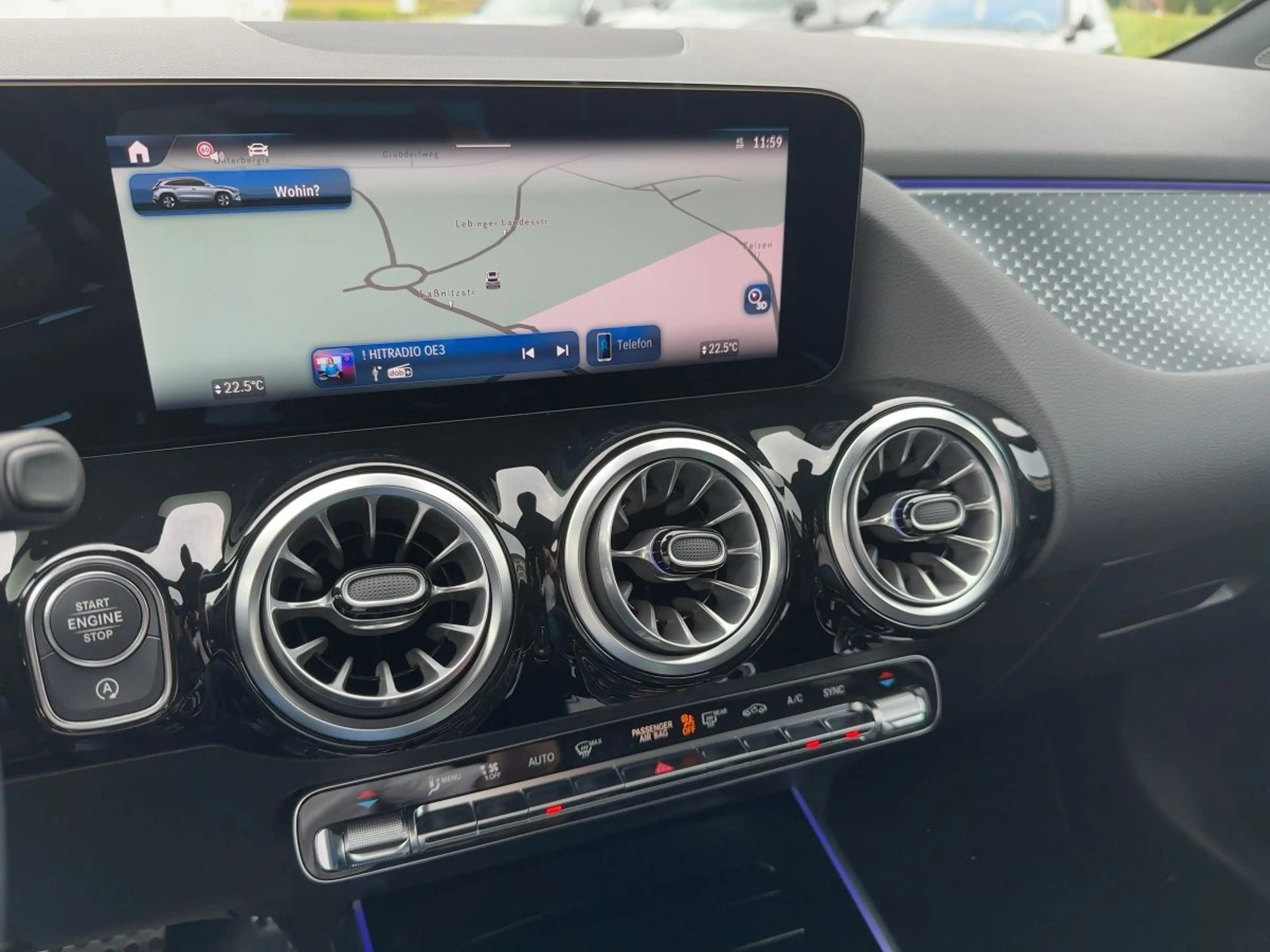 Mercedes-Benz GLA 180 Österreich-Edition AMG Line KeyGo PTS — photo 12