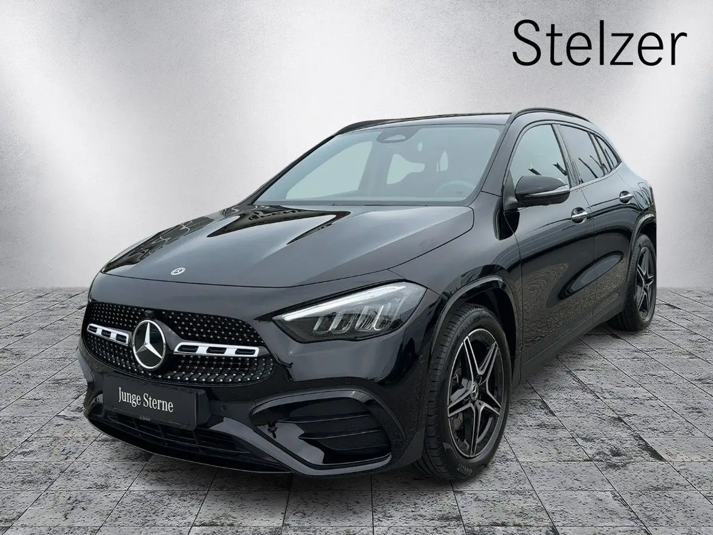 Mercedes-Benz GLA 180 Österreich-Edition AMG Line KeyGo PTS Schwarz - 2