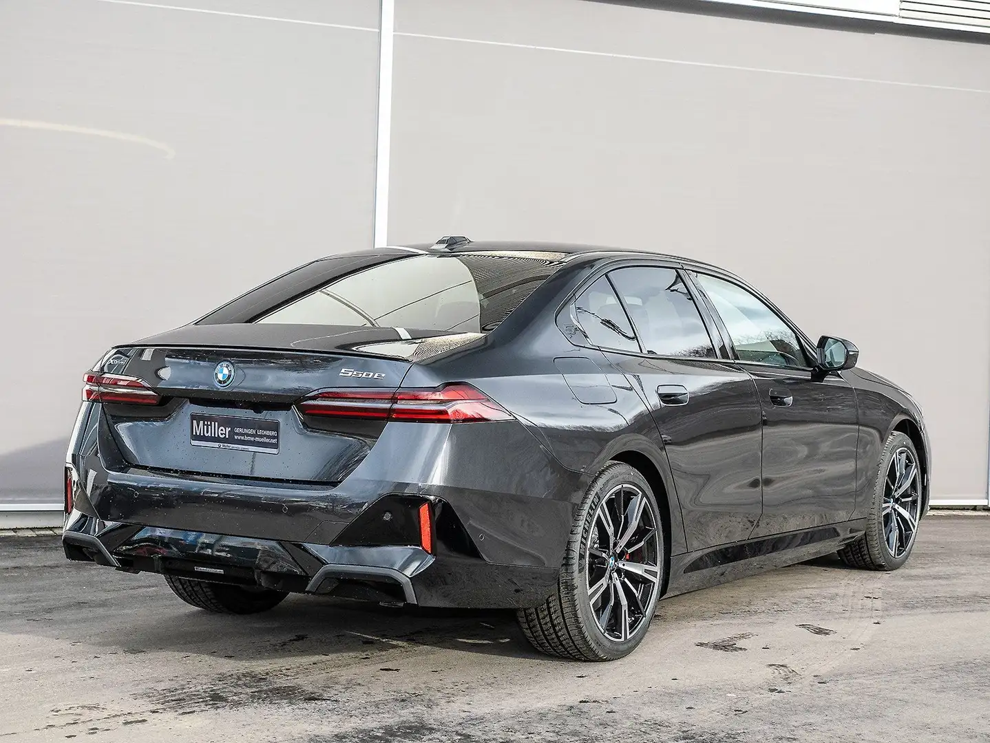 BMW 550 e xDrive SPRING DEAL mit 20.895 EUR ERSPARNIS Gris - 2