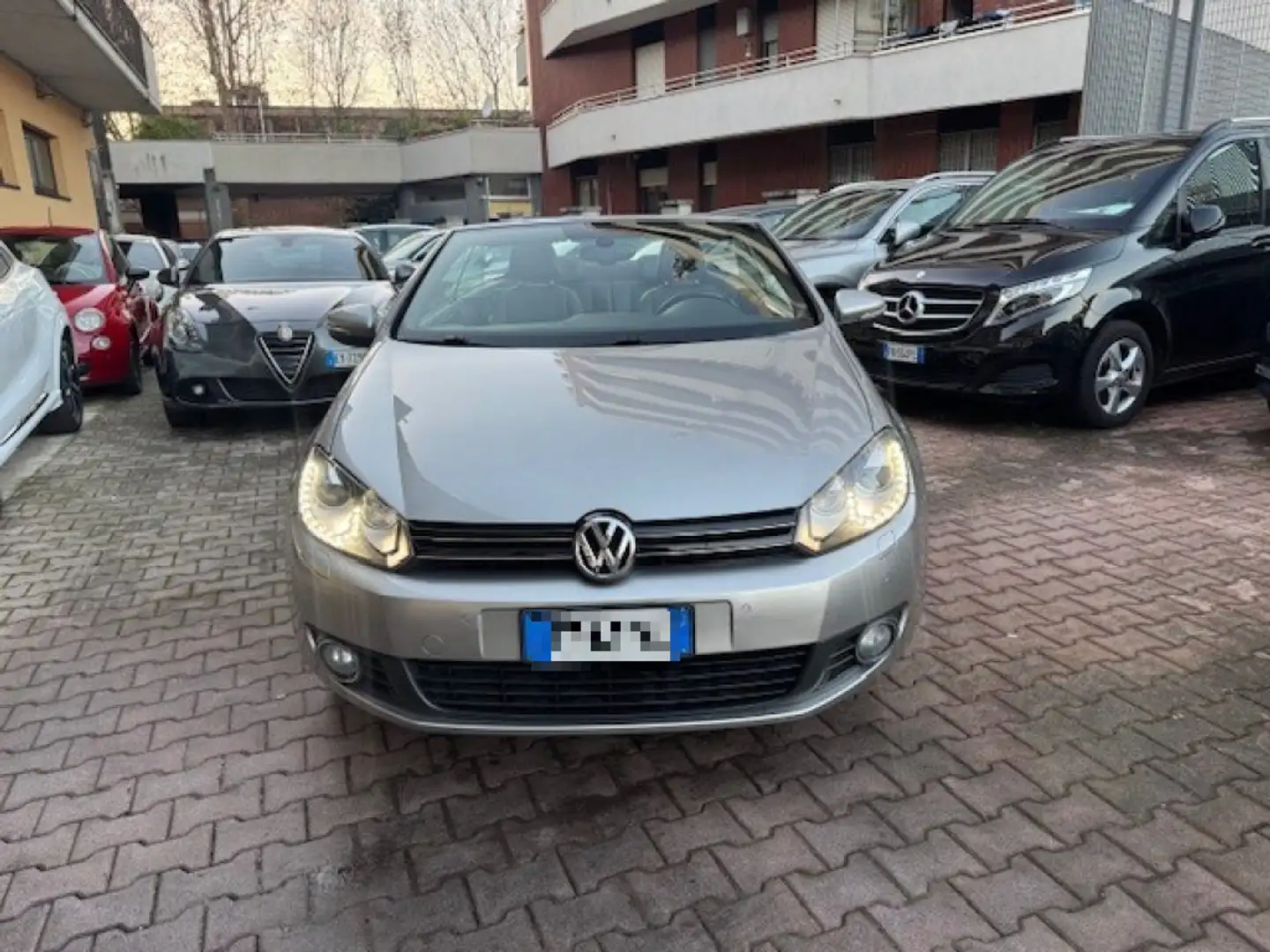 Volkswagen Golf Cabriolet 2.0 TDI DSG BlueM. Tech. Argento - 2