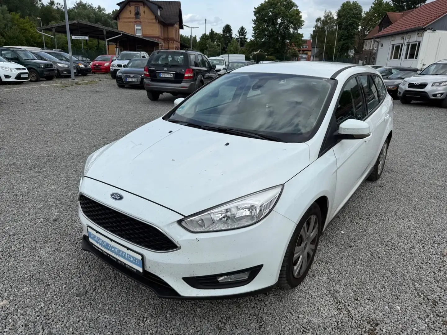 Ford Focus Turnier Business Weiß - 1