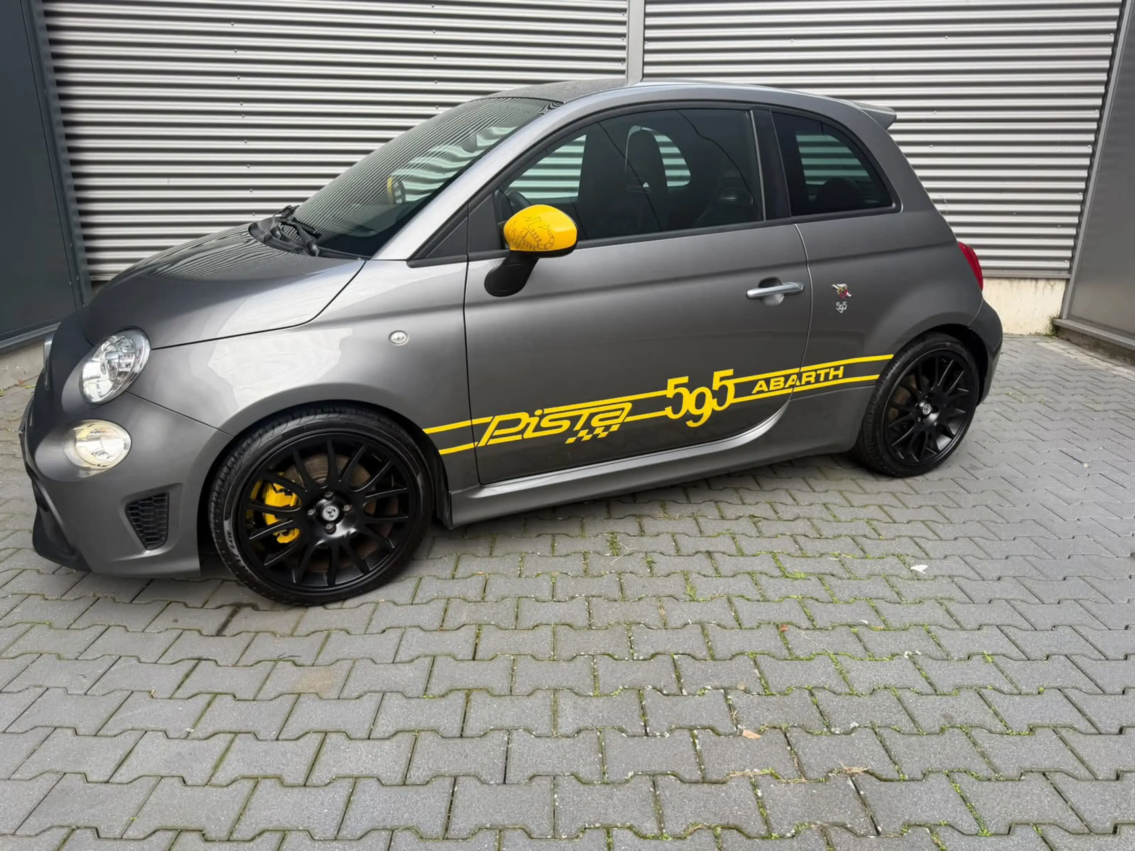 Fiat 500 Abarth 1.4 T-Jet 595 Pista — photo 3