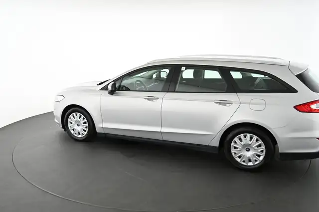 Ford Mondeo view 7