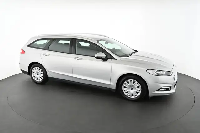 Ford Mondeo view 8