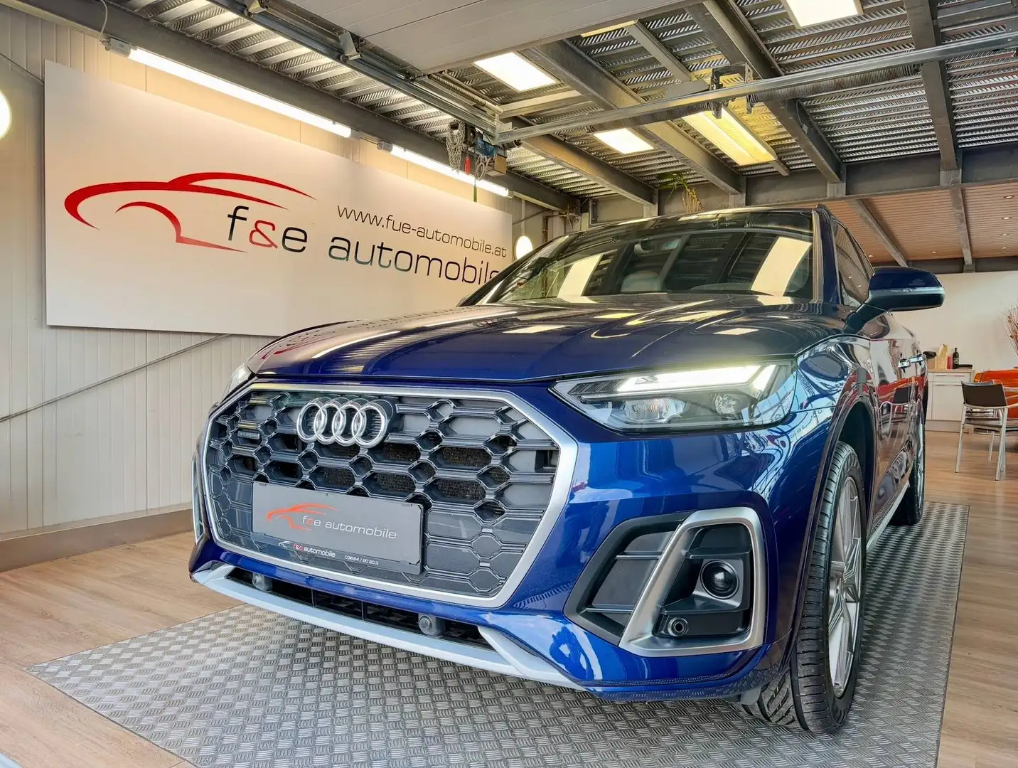 Audi Q5 40 TDI quattro S line Blau - 1