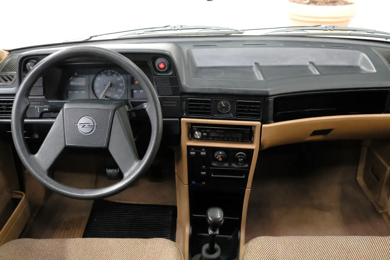 Opel Kadett GL 1,3S Caravan TOP Zustand, foto 11