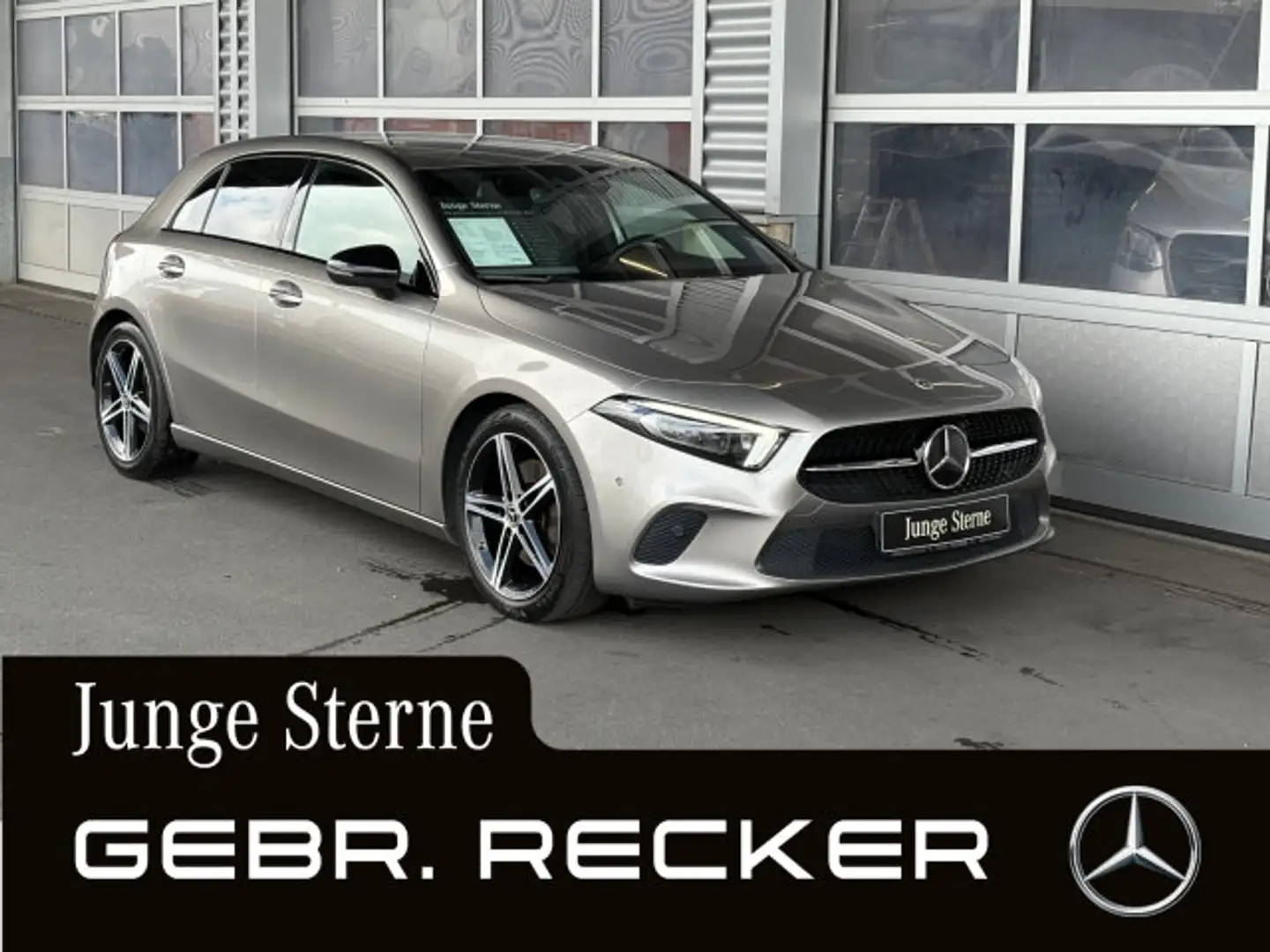 Mercedes-Benz A 220 A 220 d Progressive AHK Distronic MULTIBEAM Kam Zilver - 1