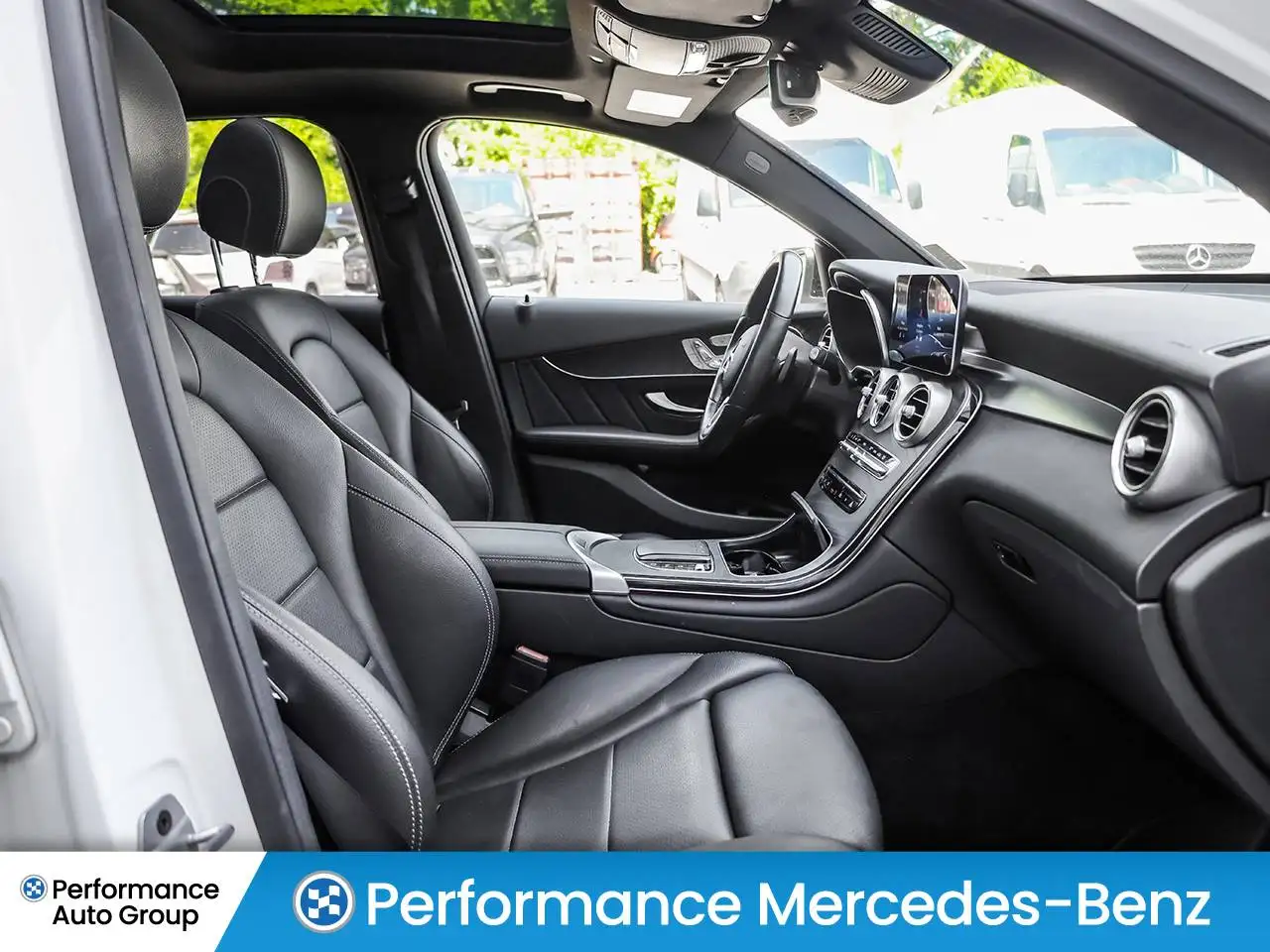Mercedes-Benz GLC снимка Mercedes-Benz GLC