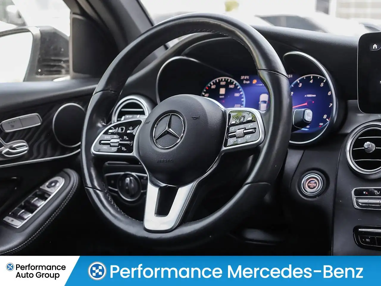 Mercedes-Benz GLC снимка Mercedes-Benz GLC