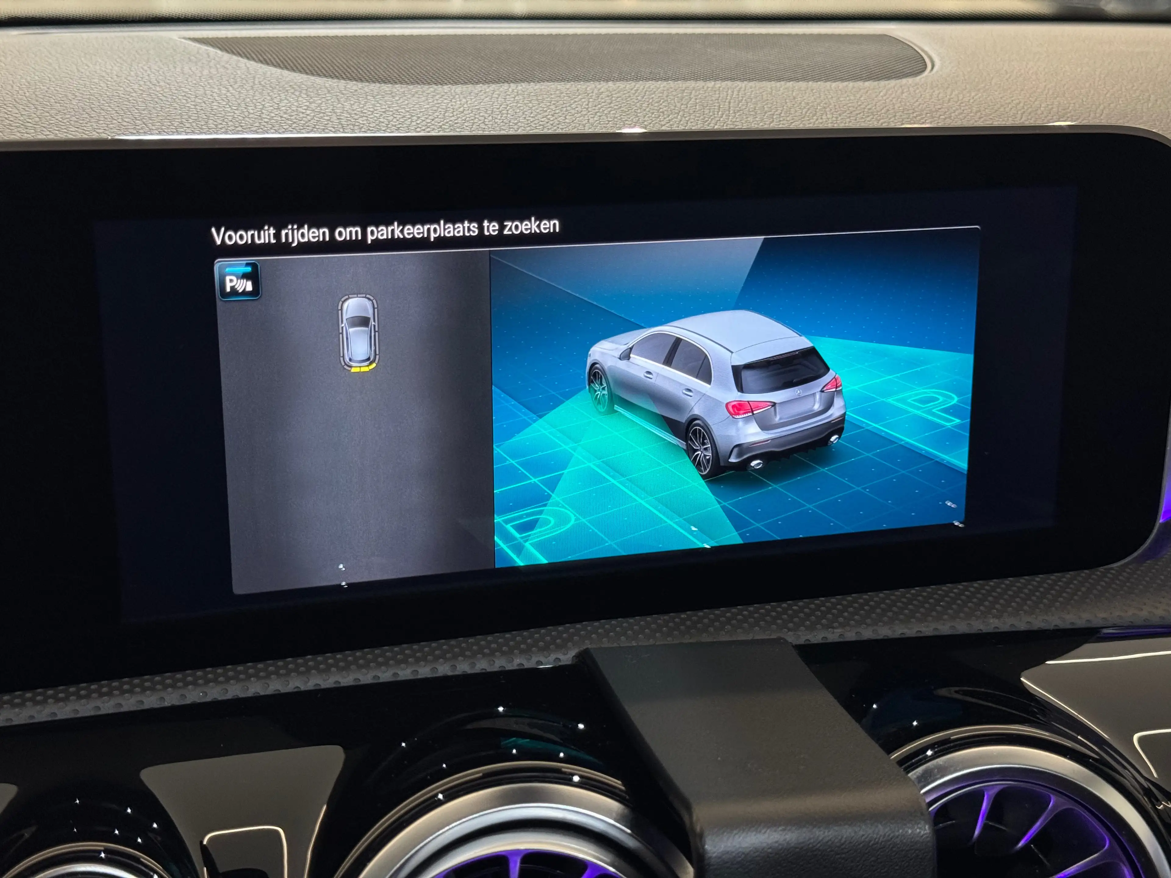 Mercedes-Benz A 35 AMG 4-Matic - Pano/Burmester/Navi/Cruise — photo 14