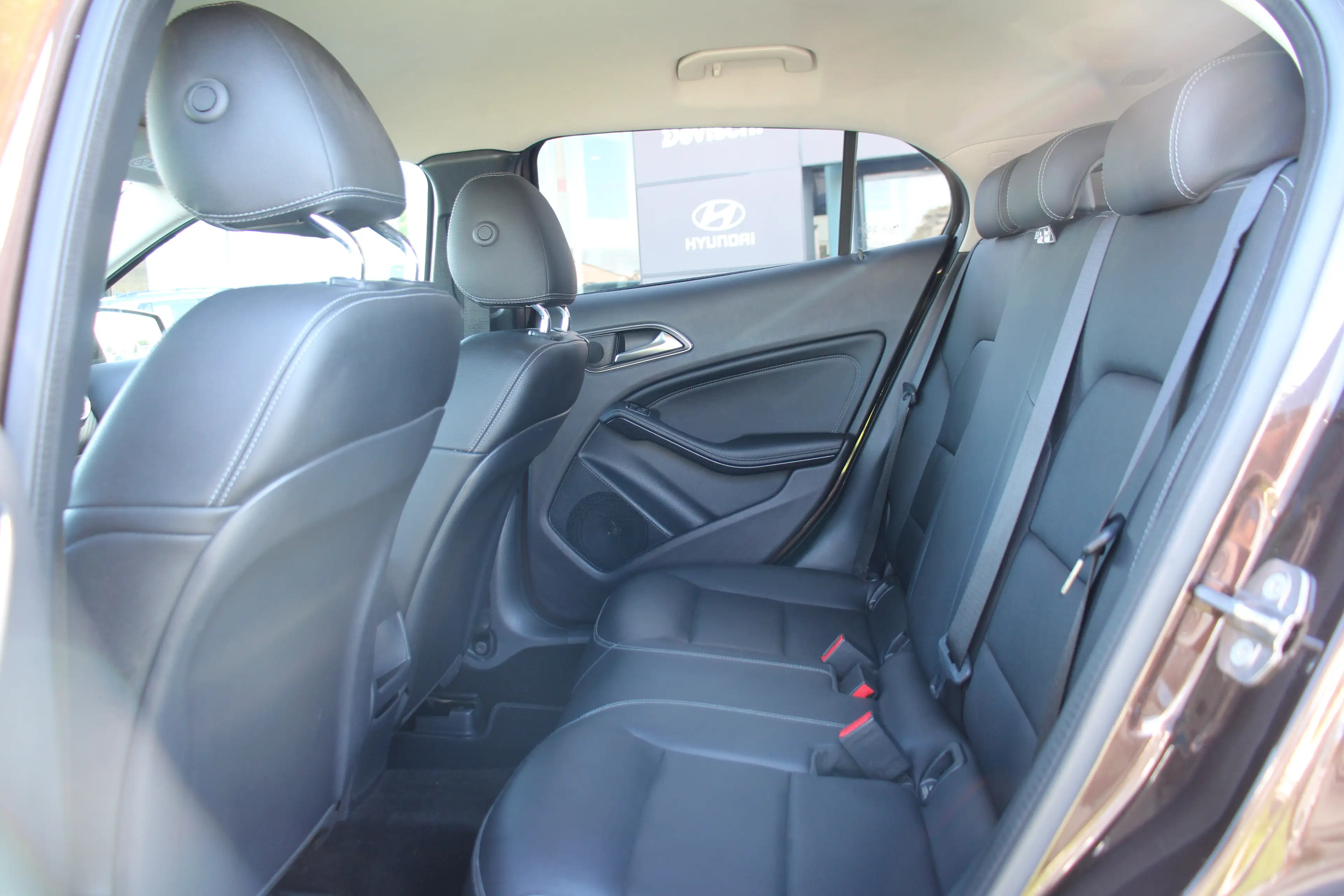 Mercedes-Benz GLA 180 180D Automaat *LEDER*CAM*NAVI* — photo 13