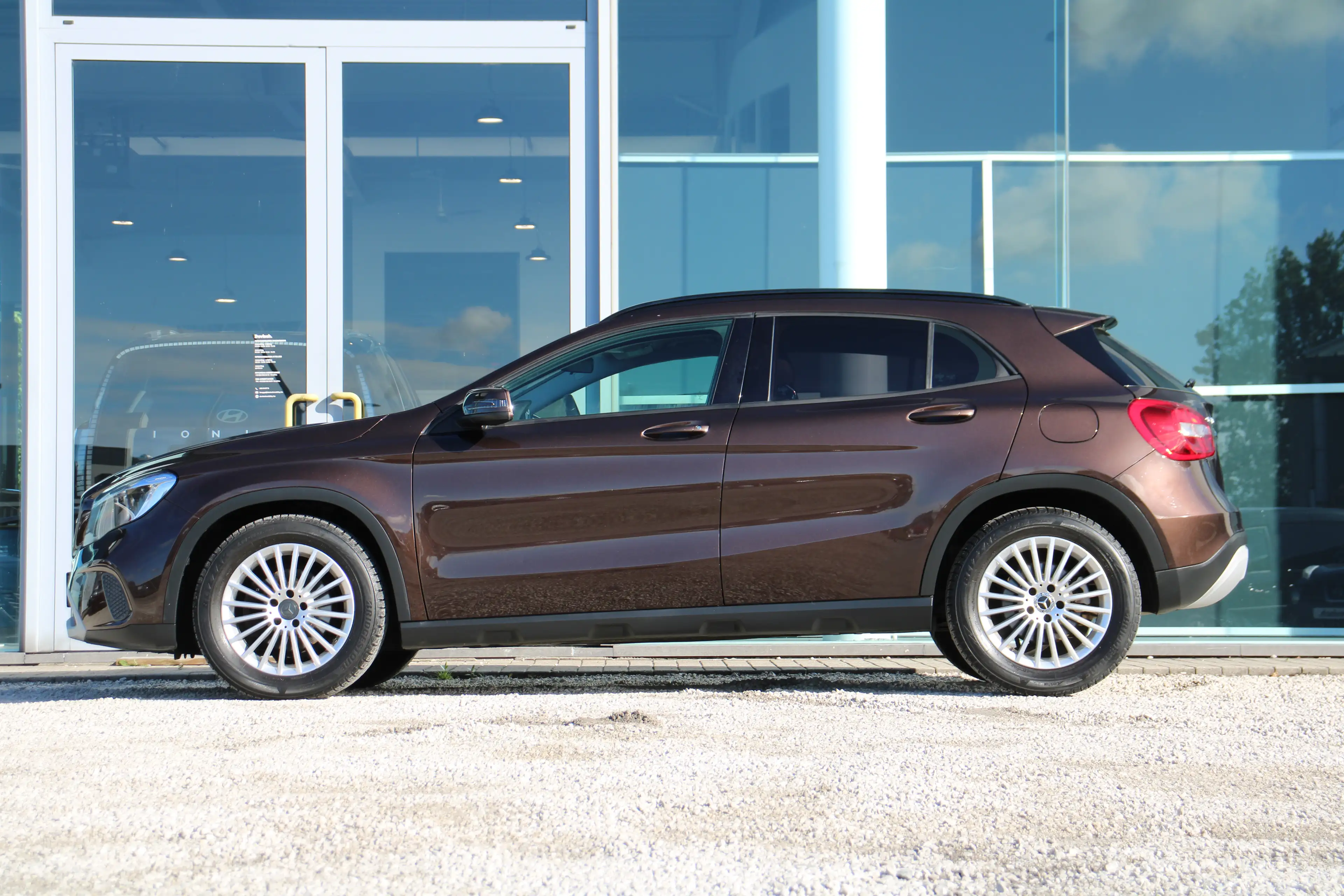 Mercedes-Benz GLA 180 180D Automaat *LEDER*CAM*NAVI* — photo 4