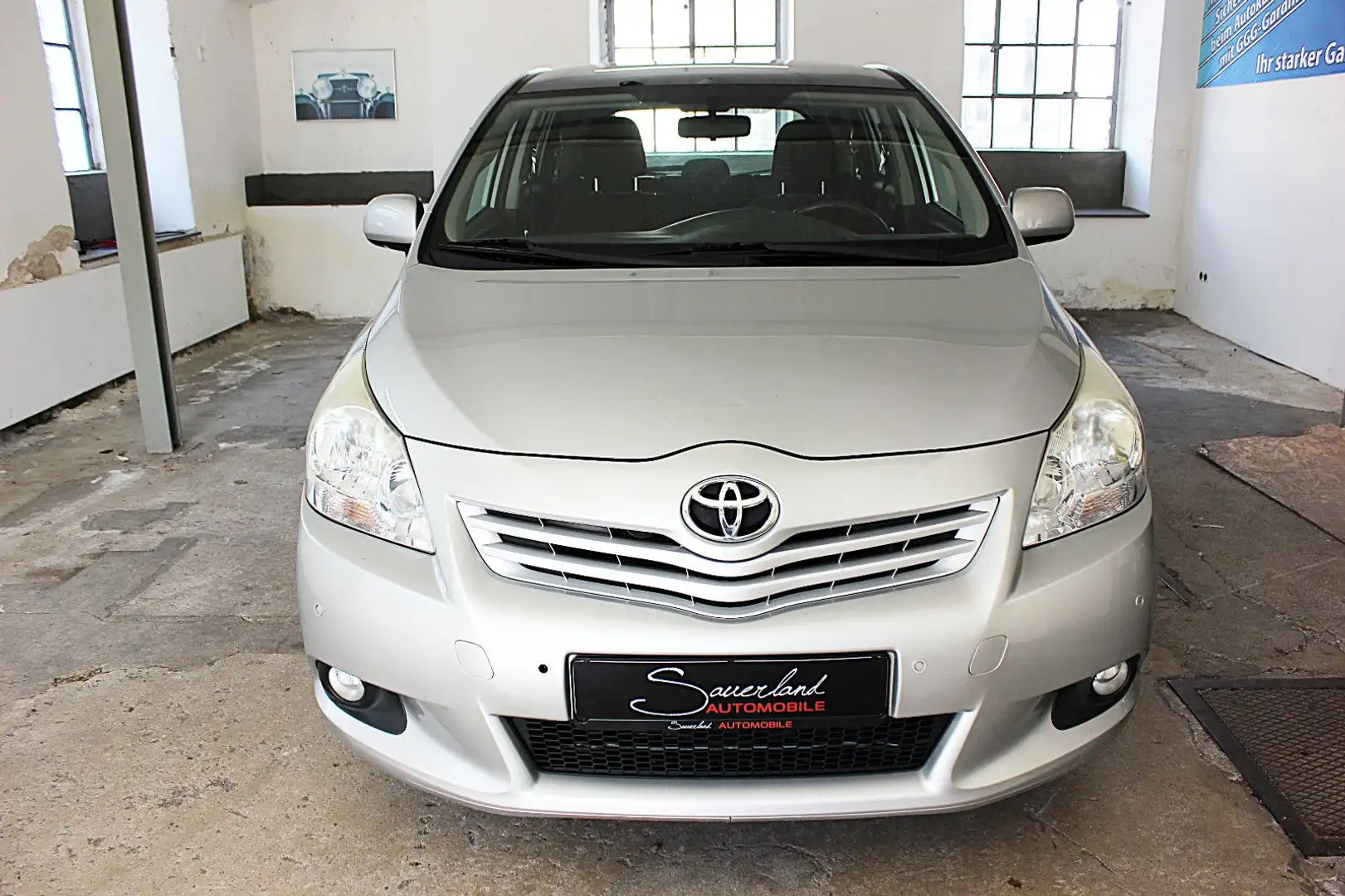Toyota Verso Edition PANO KLIMATRONIC PDC ALU Silber - 2