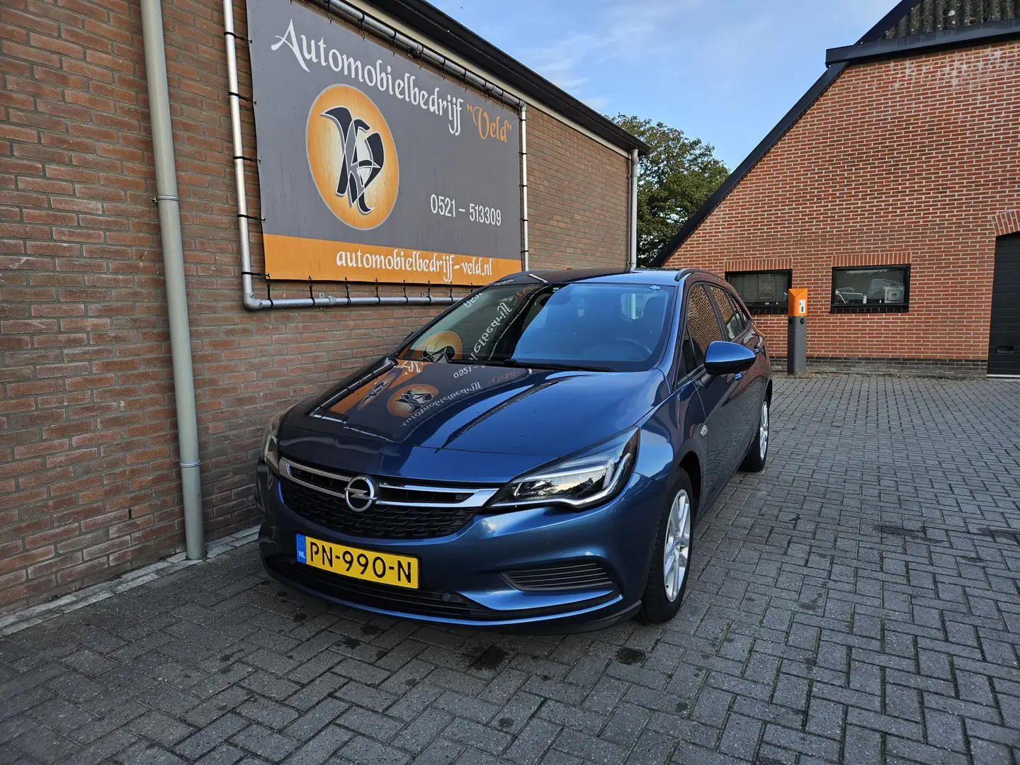 Opel Astra Sports Tourer 1.0 Online Edition Blauw - 1