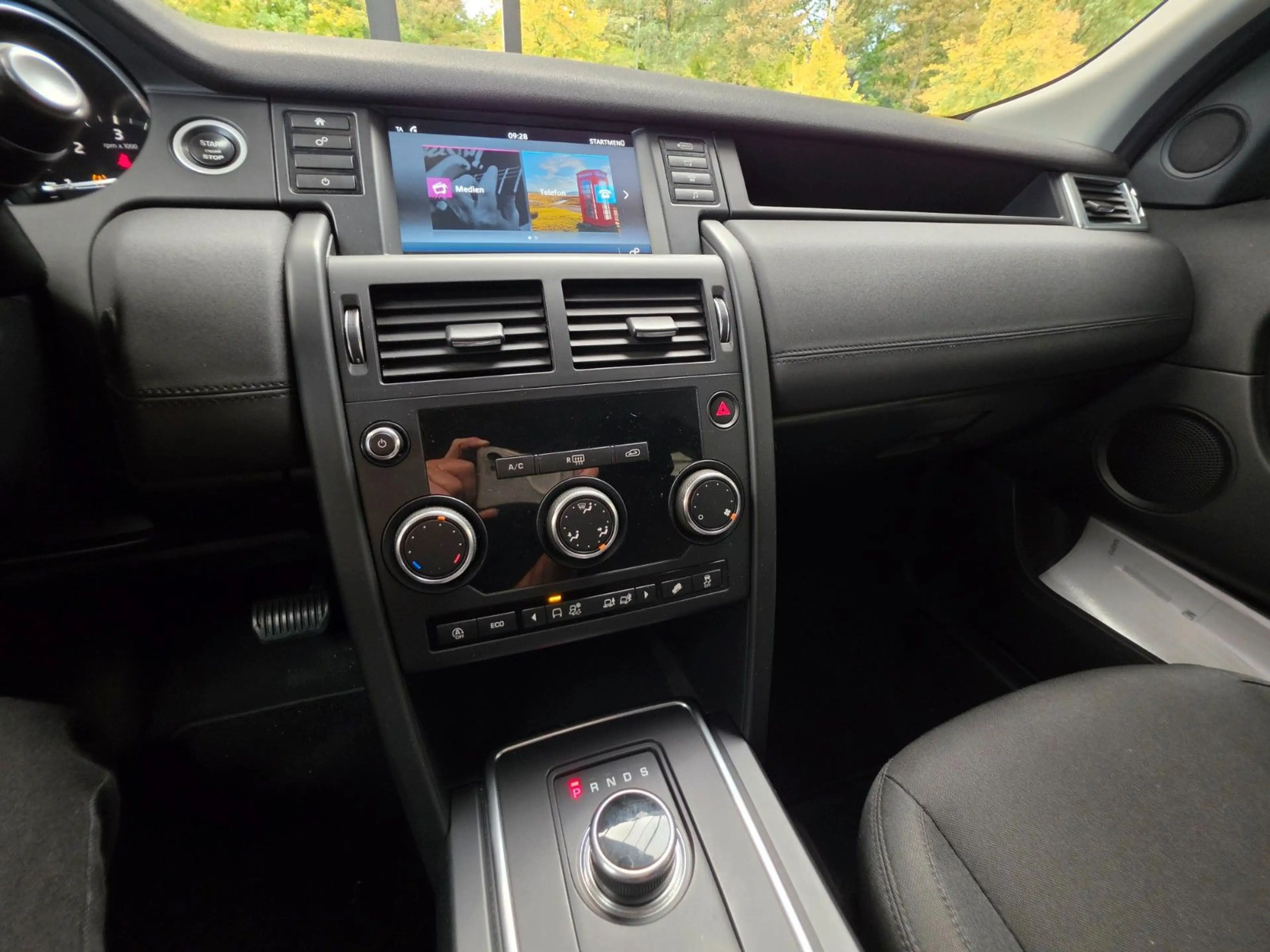 Land Rover Discovery Sport TD4 Automatik Pure/LM-19" — photo 13