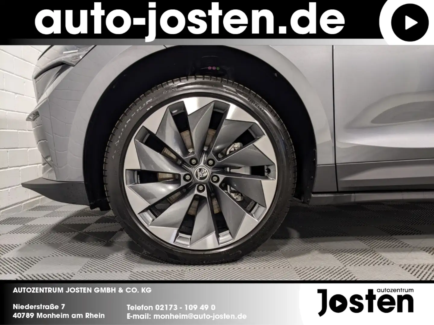 Skoda Enyaq 80x Lounge Advanced PANO Wärmepumpe Grey - 2