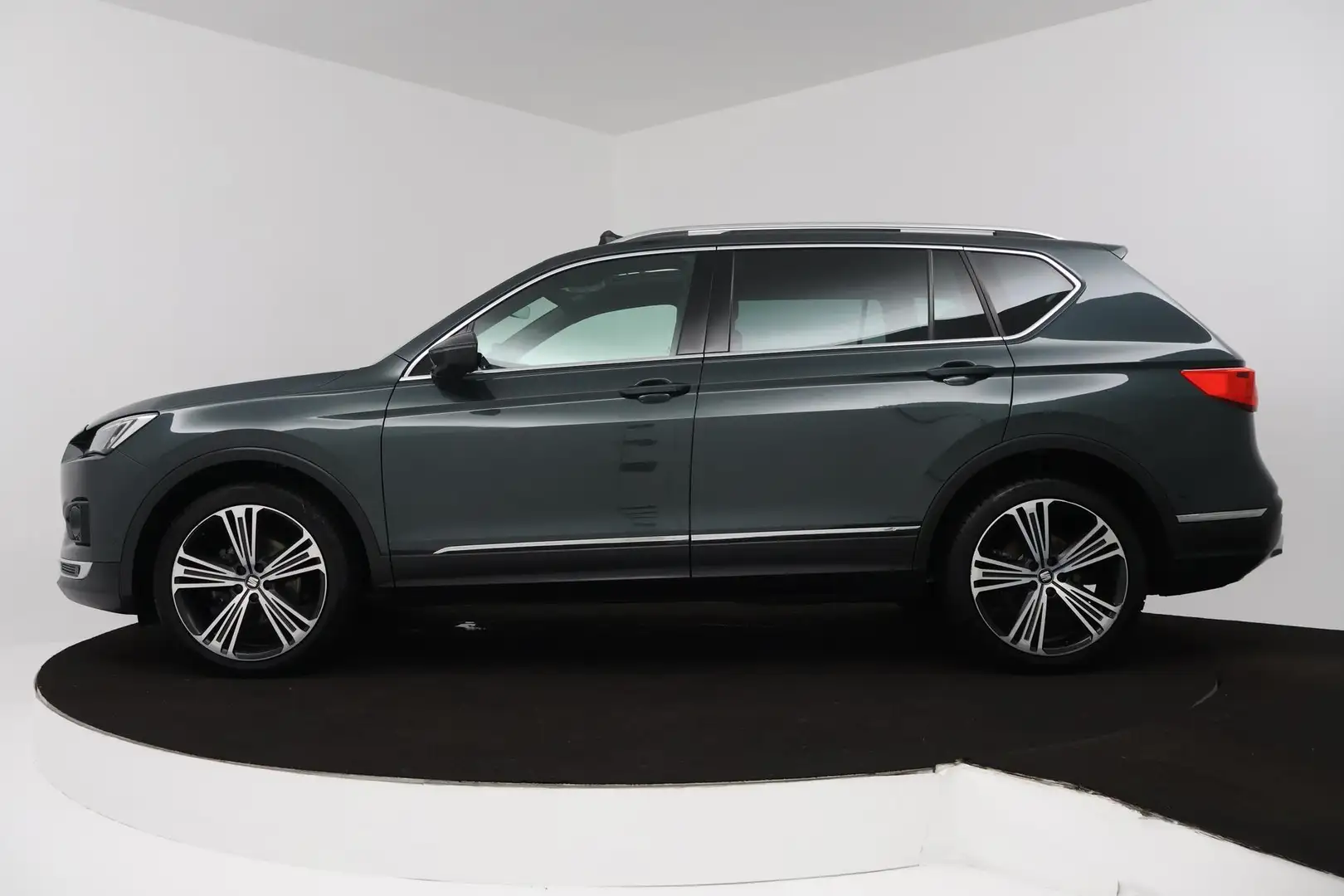 SEAT Tarraco 1.5 TSI Xcellence (PANORAMADAK, ACHTERUITRIJCAMERA Groen - 2