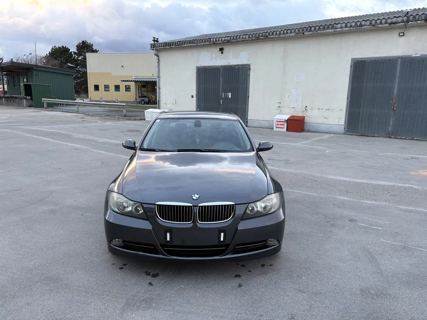 BMW 330 330d Österreich-Paket Aut. - 2