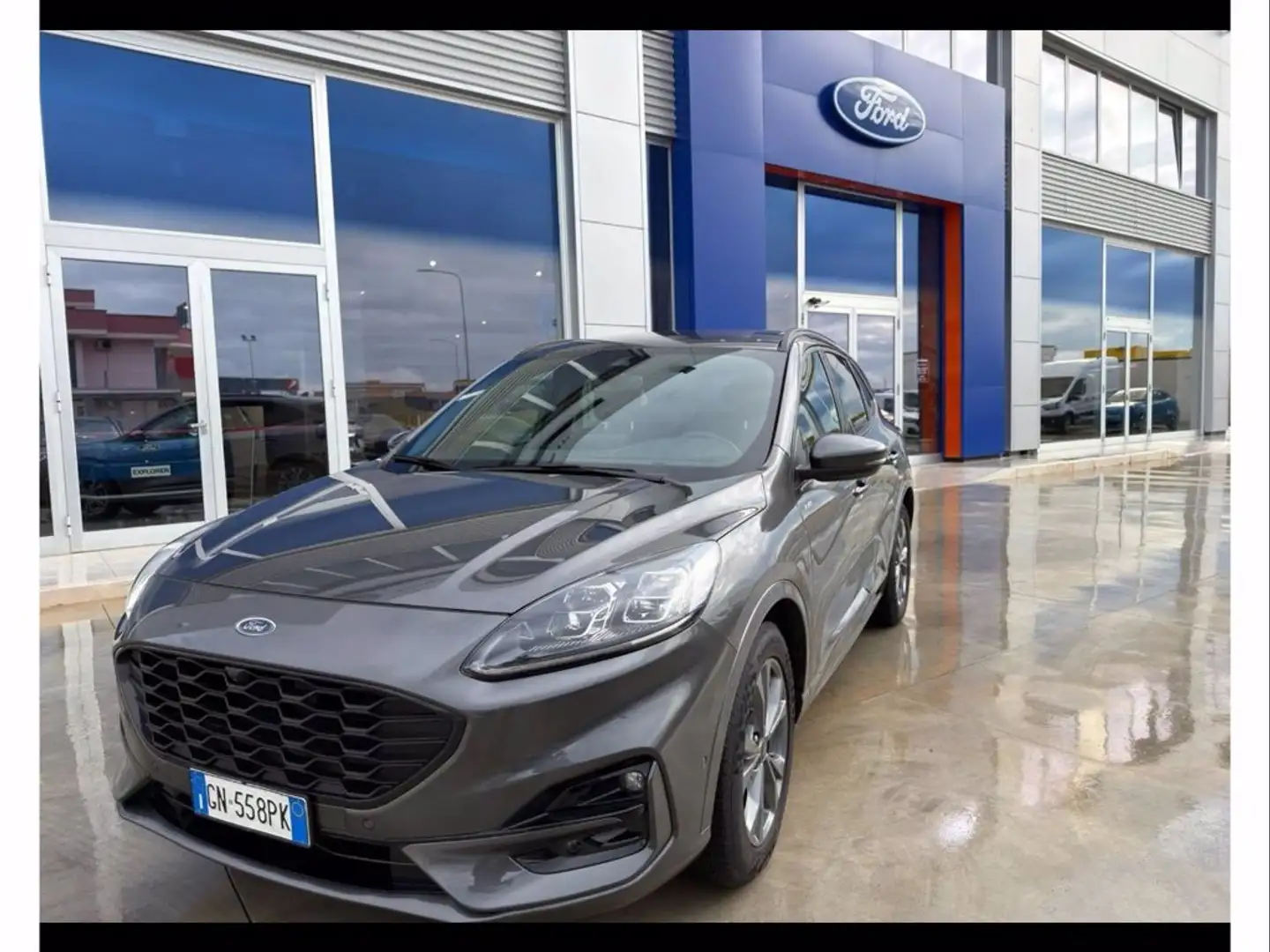 Ford Kuga 2.0 ecoblue st-line x 2wd 120cv auto Gris - 1