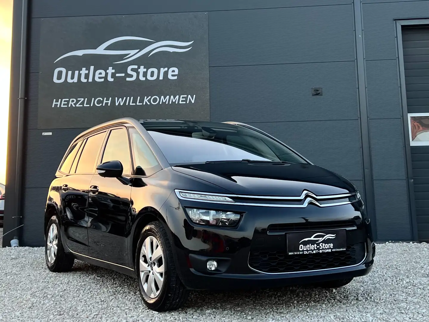 Citroen Grand C4 Picasso Selection Aut.*1.Besitz*Navi*R-Kamera*AHK*7Sitzer* Schwarz - 1