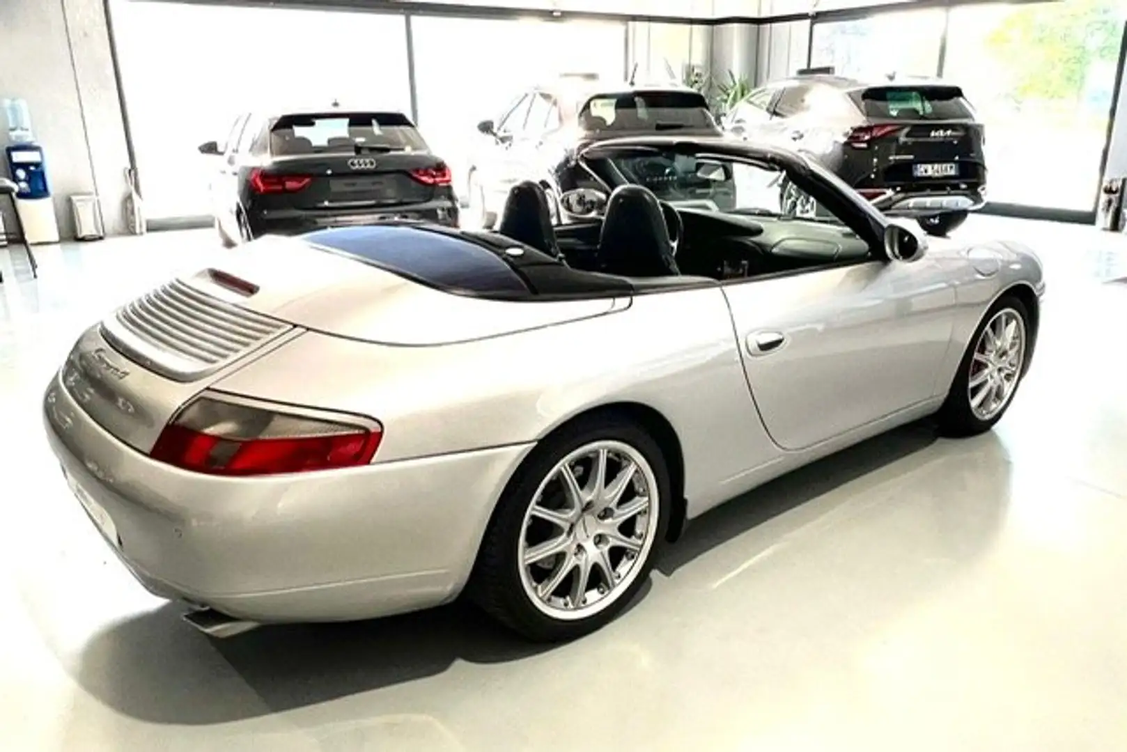 Porsche 911 911 Cabrio 3.4 Carrera 4 Grigio - 2