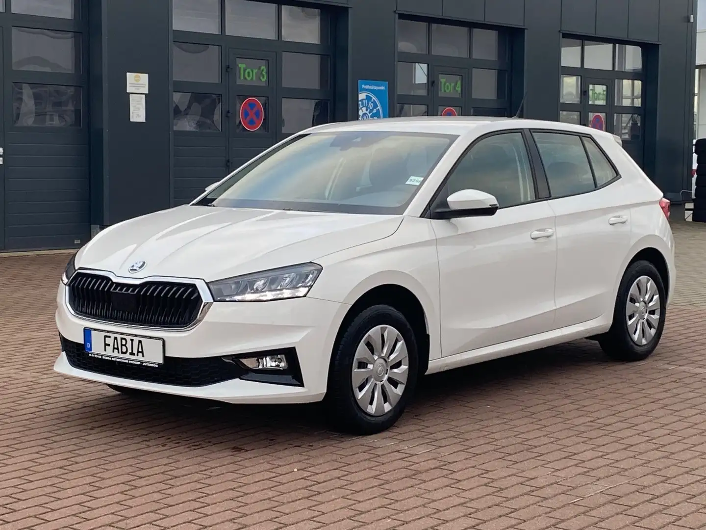 Skoda Fabia 1.0l MPI Essence *SOFORT*KLIMA*PDC hinten* Blanc - 1