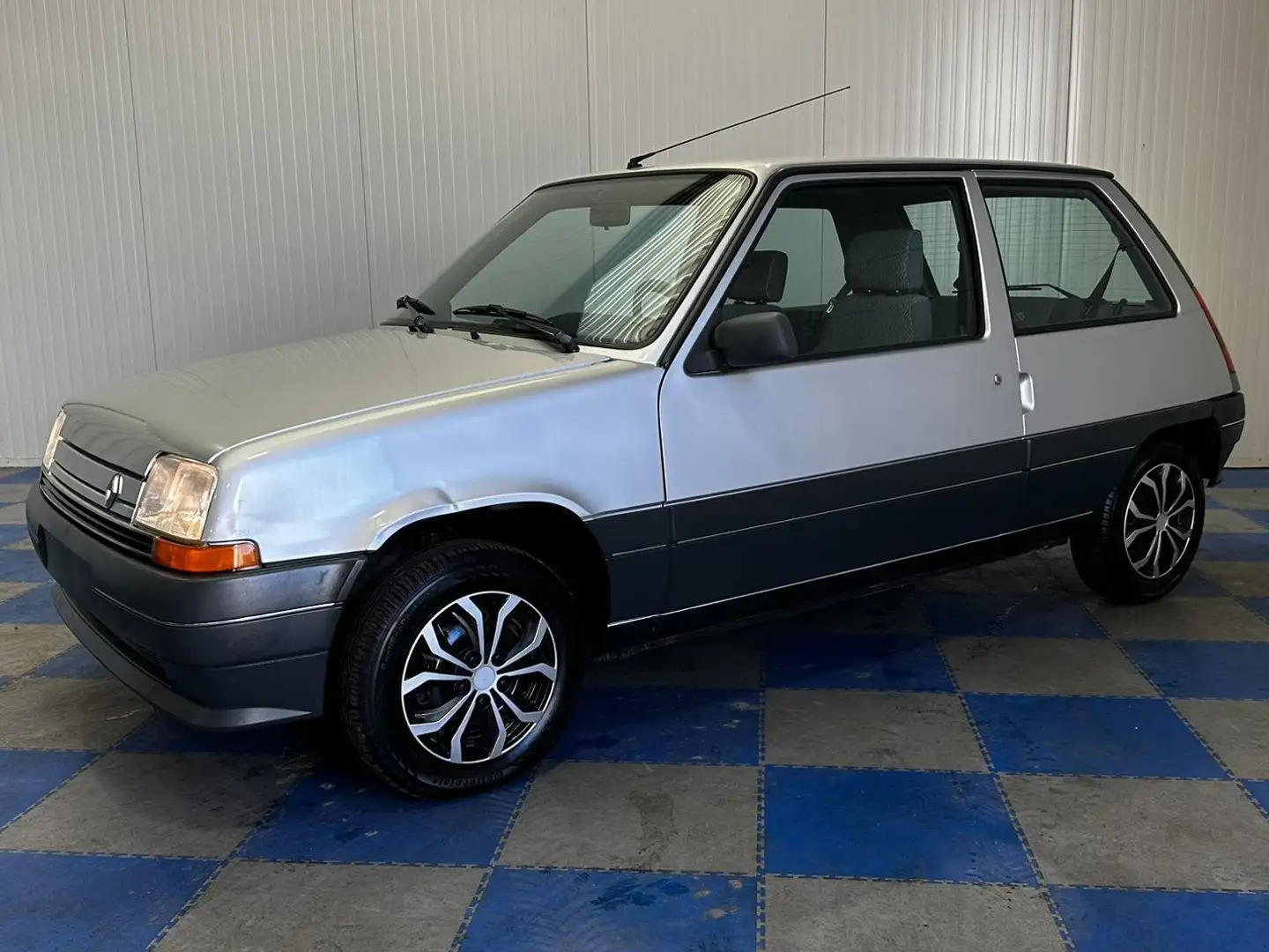 Renault R 5 1.4i benzine AUTOMATIQUE 2de eigenaar Šedá - 1