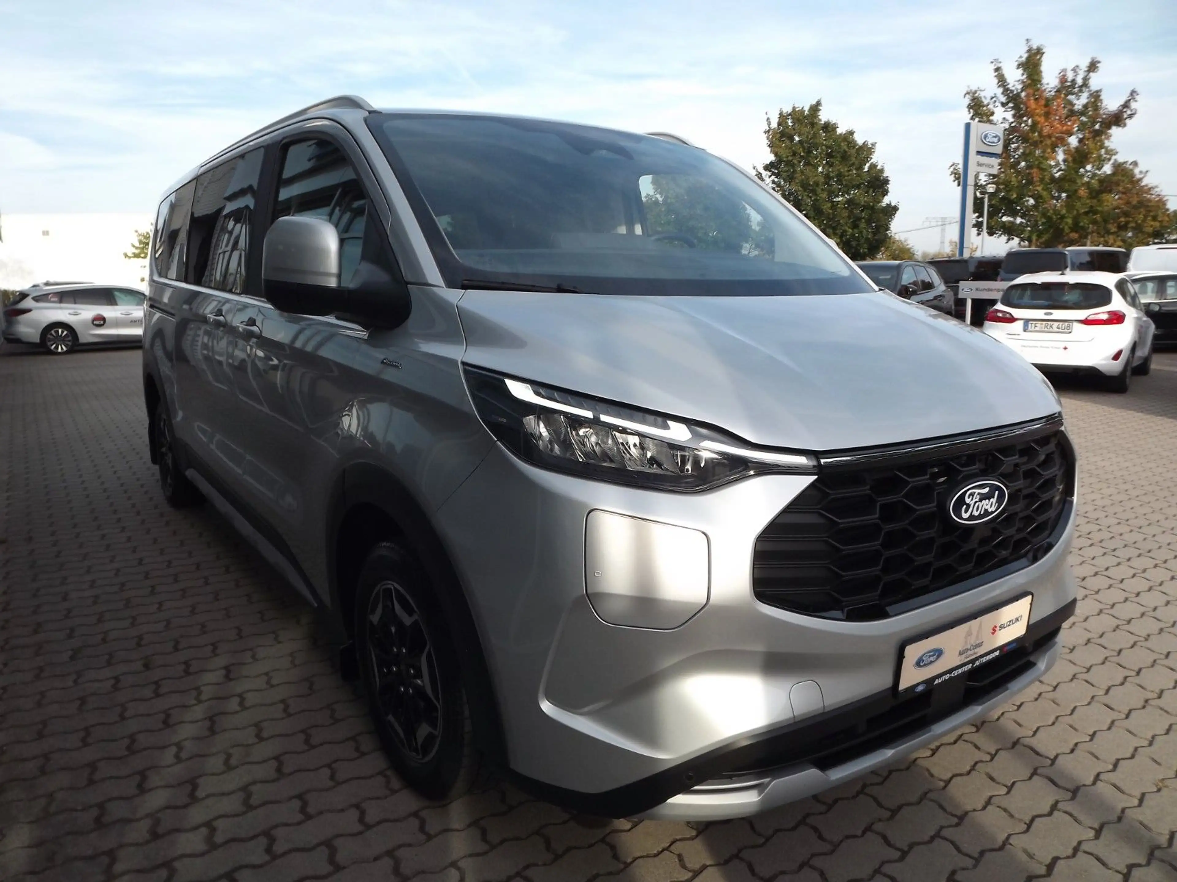 Ford Tourneo Custom Bus Plug-in Hybrid 340 L2 Tourneo — photo 4