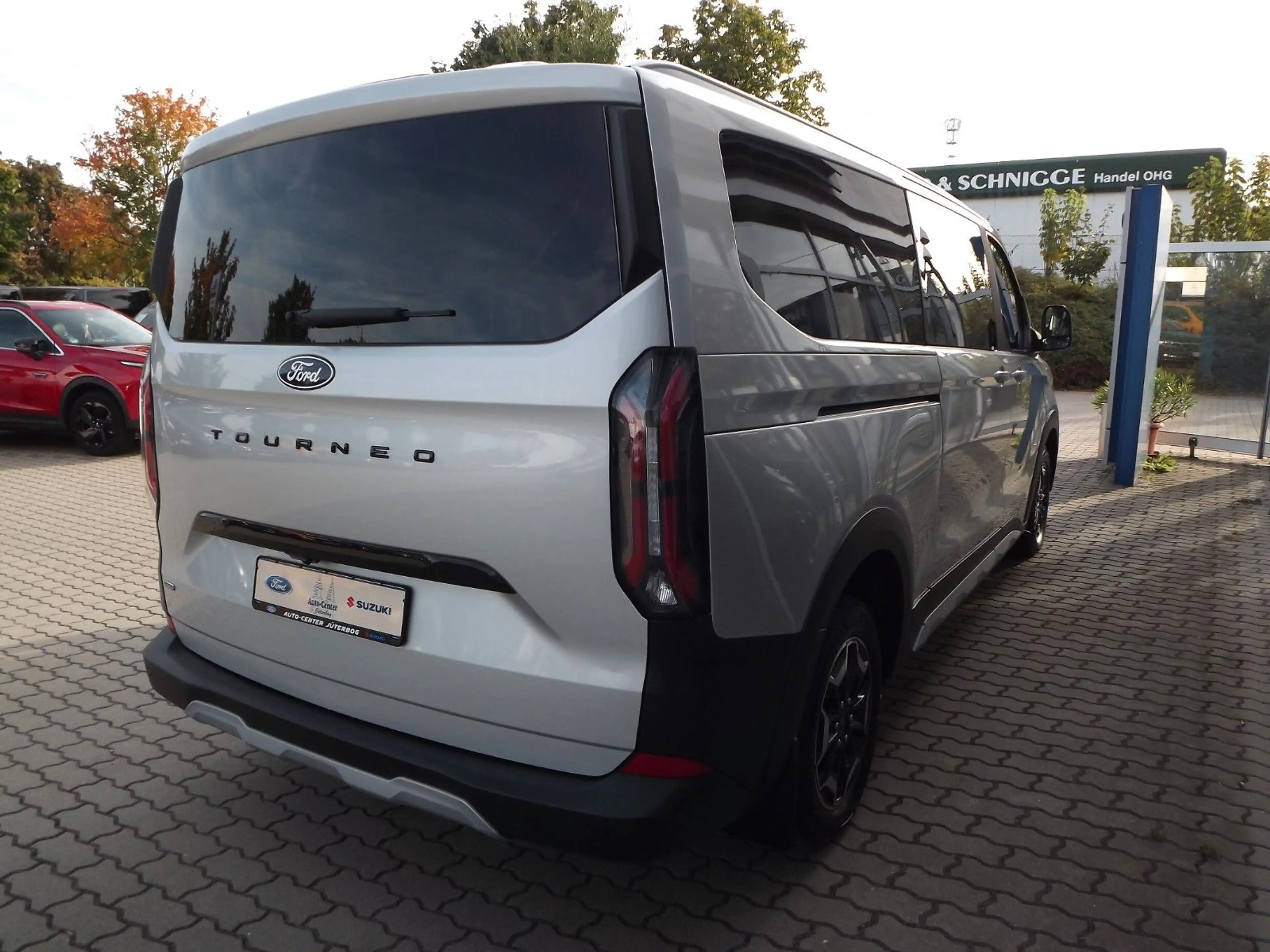 Ford Tourneo Custom Bus Plug-in Hybrid 340 L2 Tourneo — photo 5